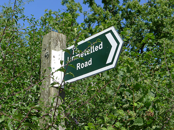 Unmetalled Road sign
